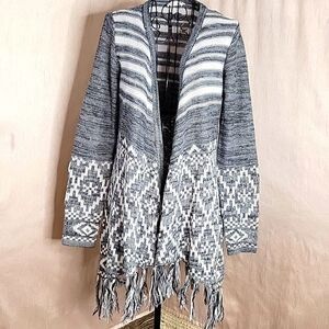 **ALLISON BRITTNEY‎ Fringed Aztec Gray and White Cape Sweater Small